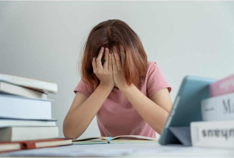 1.Sinav Stresi Altindaki Ogrencilerde Sitikolinin Calisma Bellegi Kapasitesi ve Bilgi Isleme Hizi Uzerine Etkisi